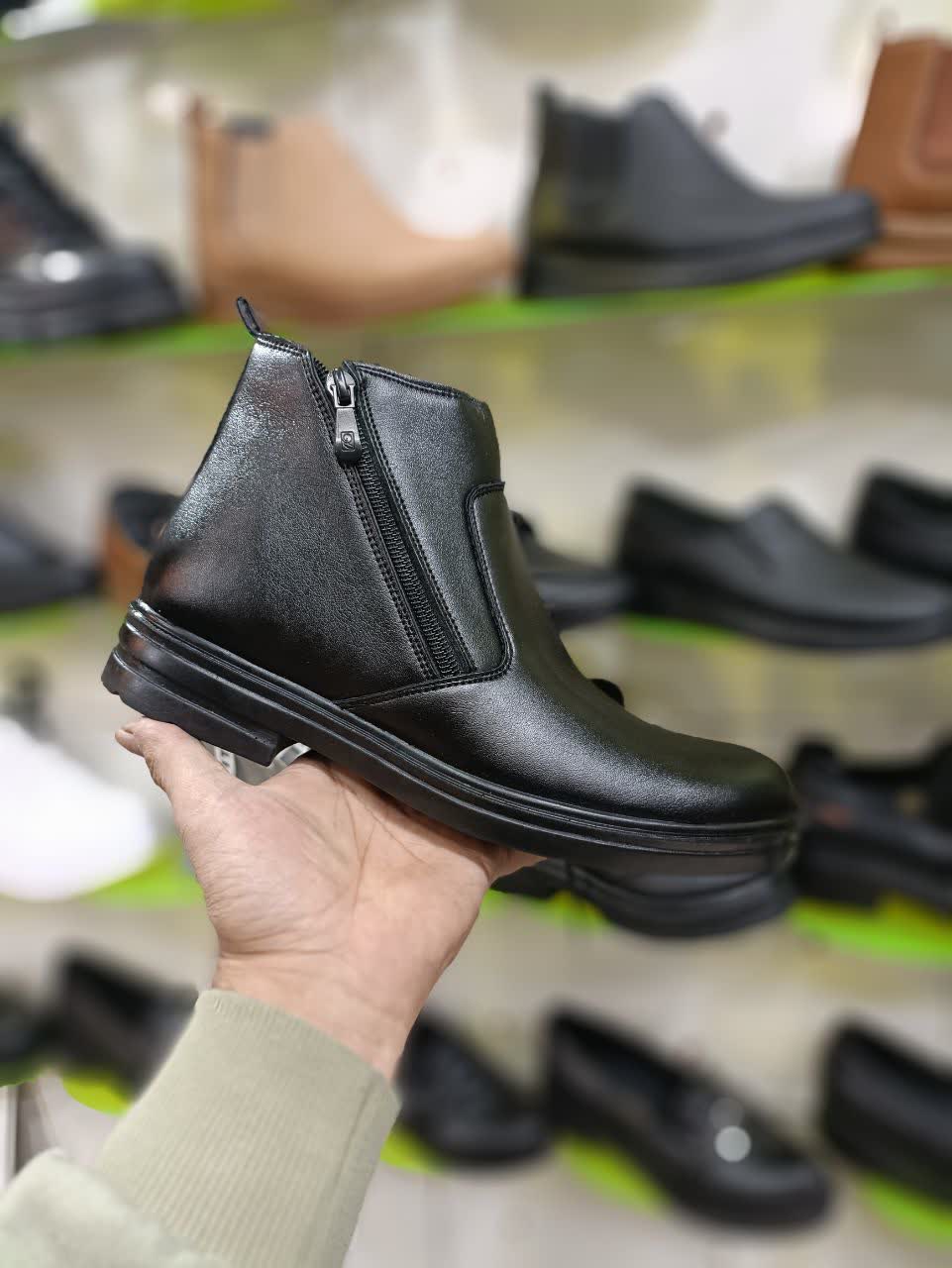 نیم‌بوت مردانه دو زیپ شیک | رویه چرم ضدآب، زیره پیو تزریقی سبک و ضد لغزش + ارسال رایگان کد 2179