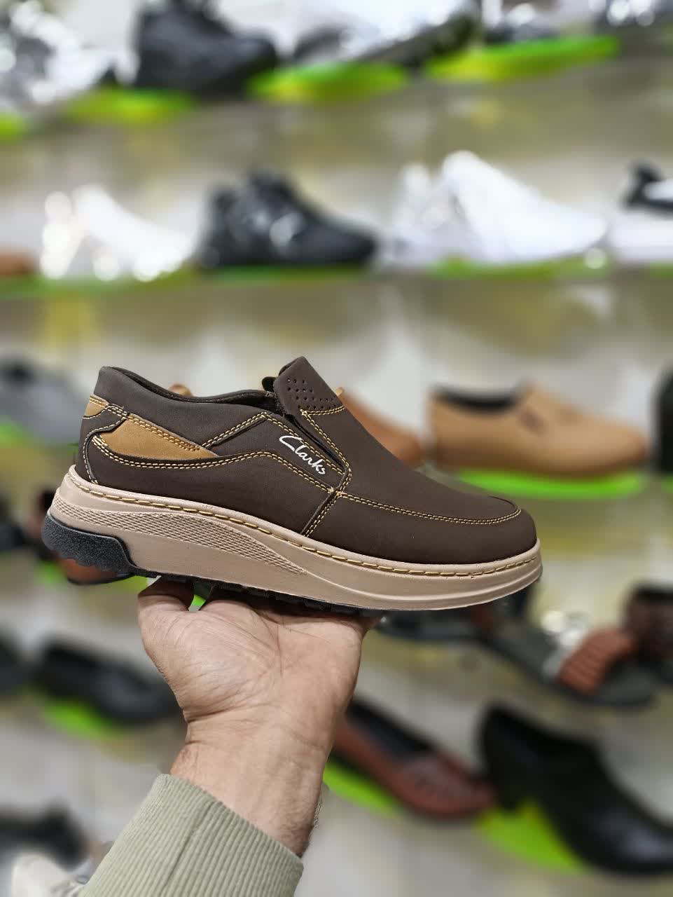 کفش طبی مردانه Clarks رنگ قهوه ای زیره پیو ، مناسب استفاده روزمره و محیط کار + ارسال رایگان کد 2180